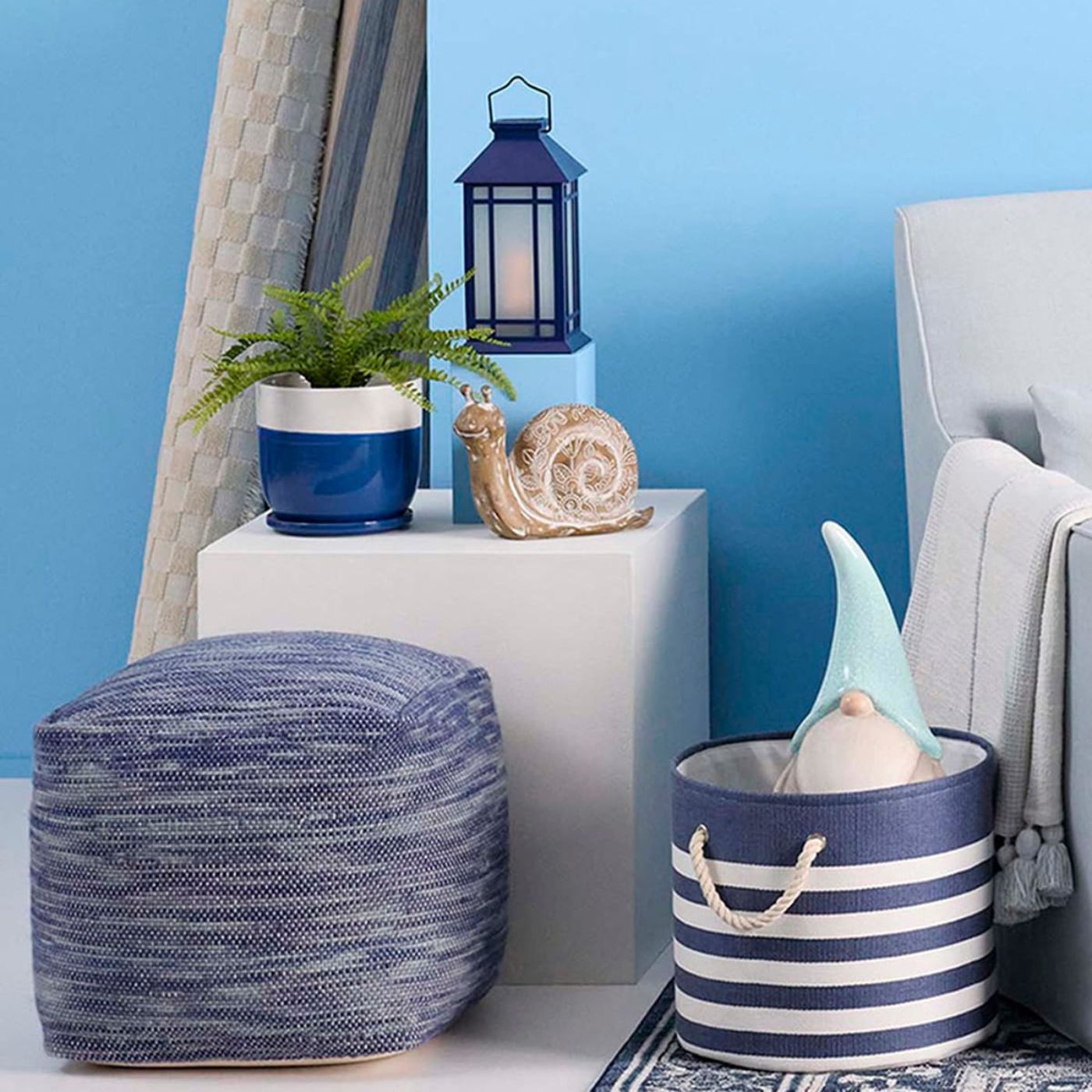 Brayden Pouf, Blue